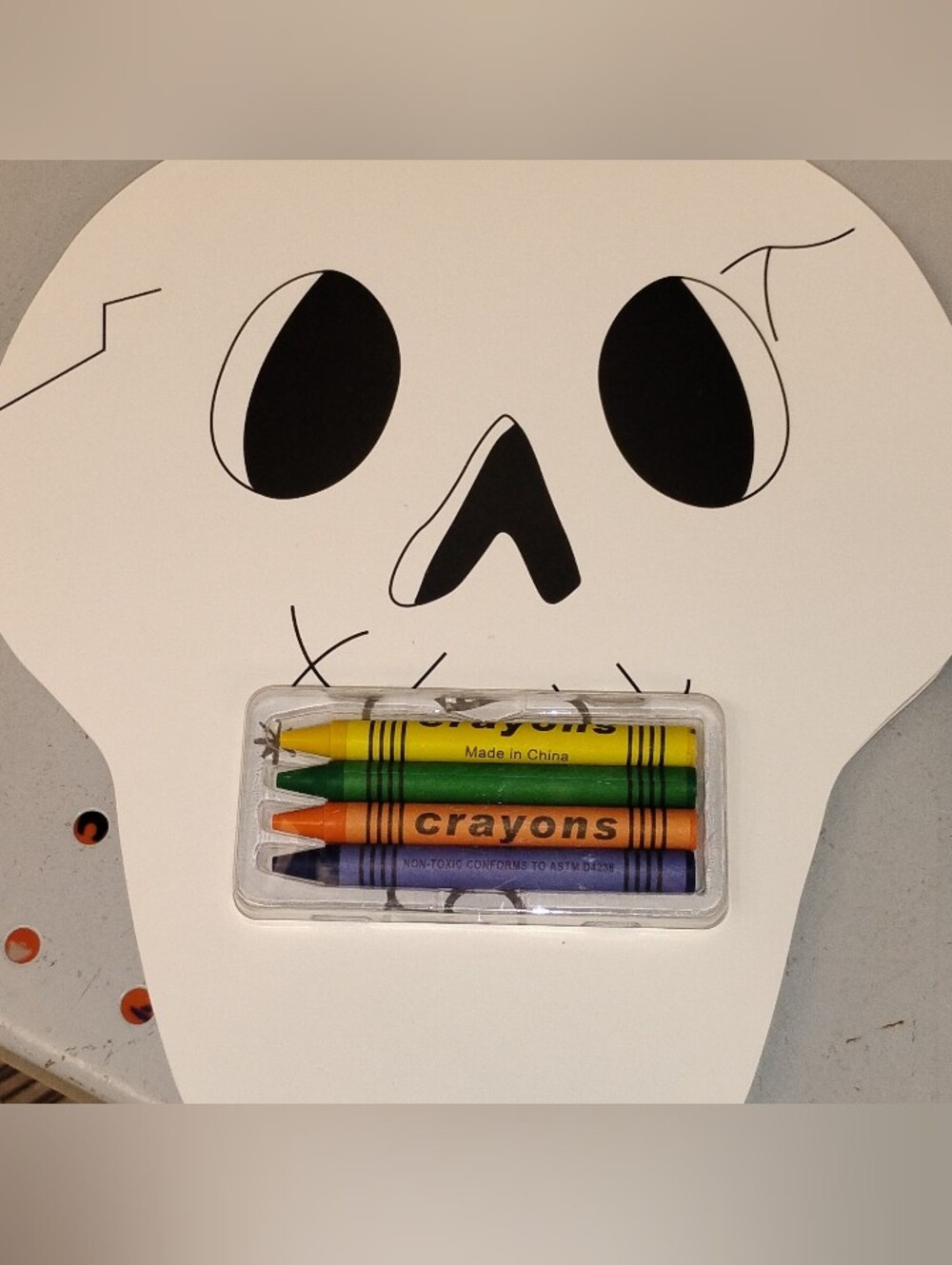 Kids Halloween Skull-shaped Coloring Book & Crayon Set - 4 Pack